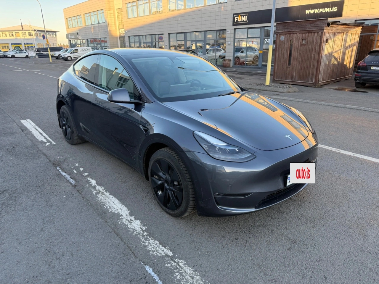 Tesla Model y