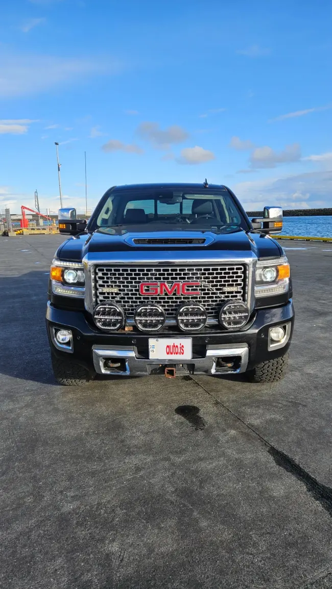 GMC Sierra 6.6 denali