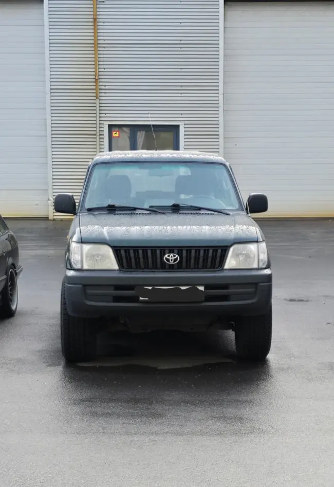 Toyota Land Cruiser 90