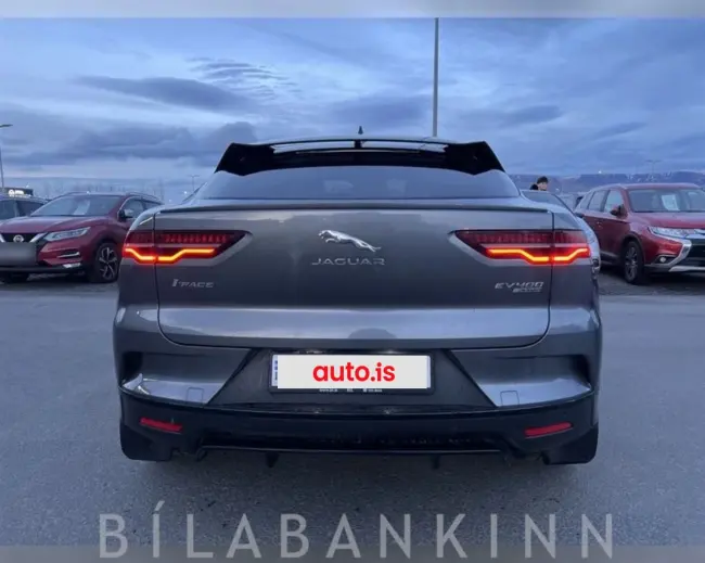 Jaguar I-pace EV400 SE