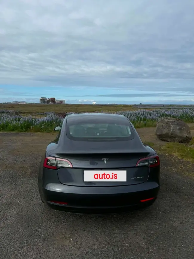 Tesla Model 3 Long Range AWD