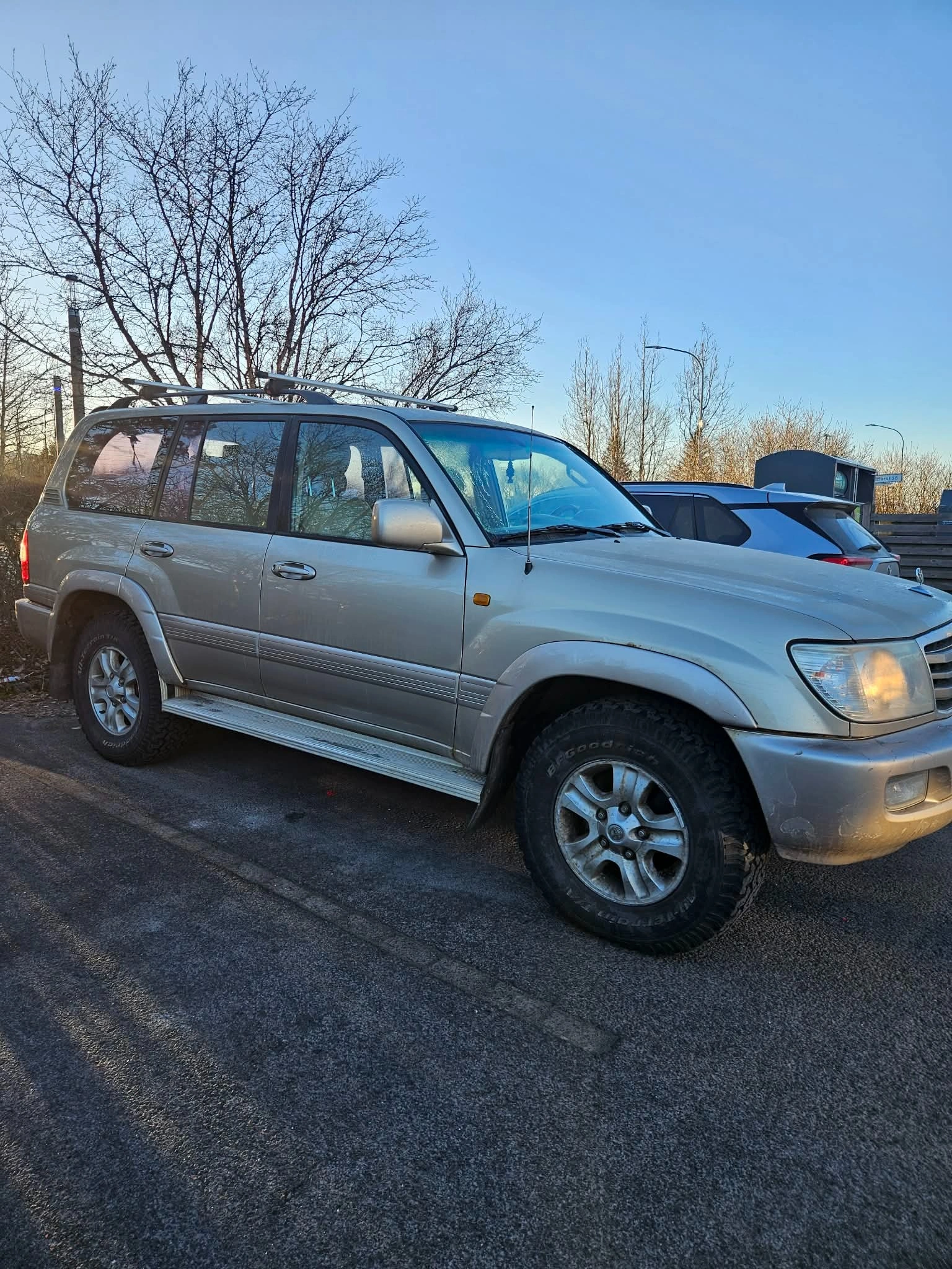 Toyota Land Cruiser 100