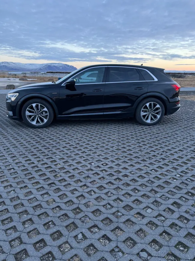 Audi E-tron 55