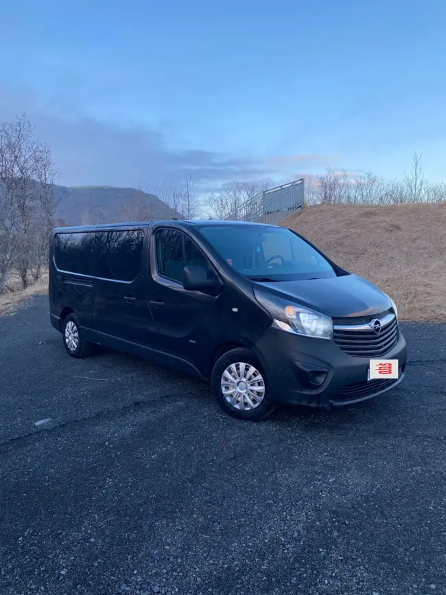 Opel Vivaro-b