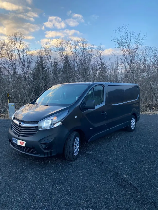 Opel Vivaro-b