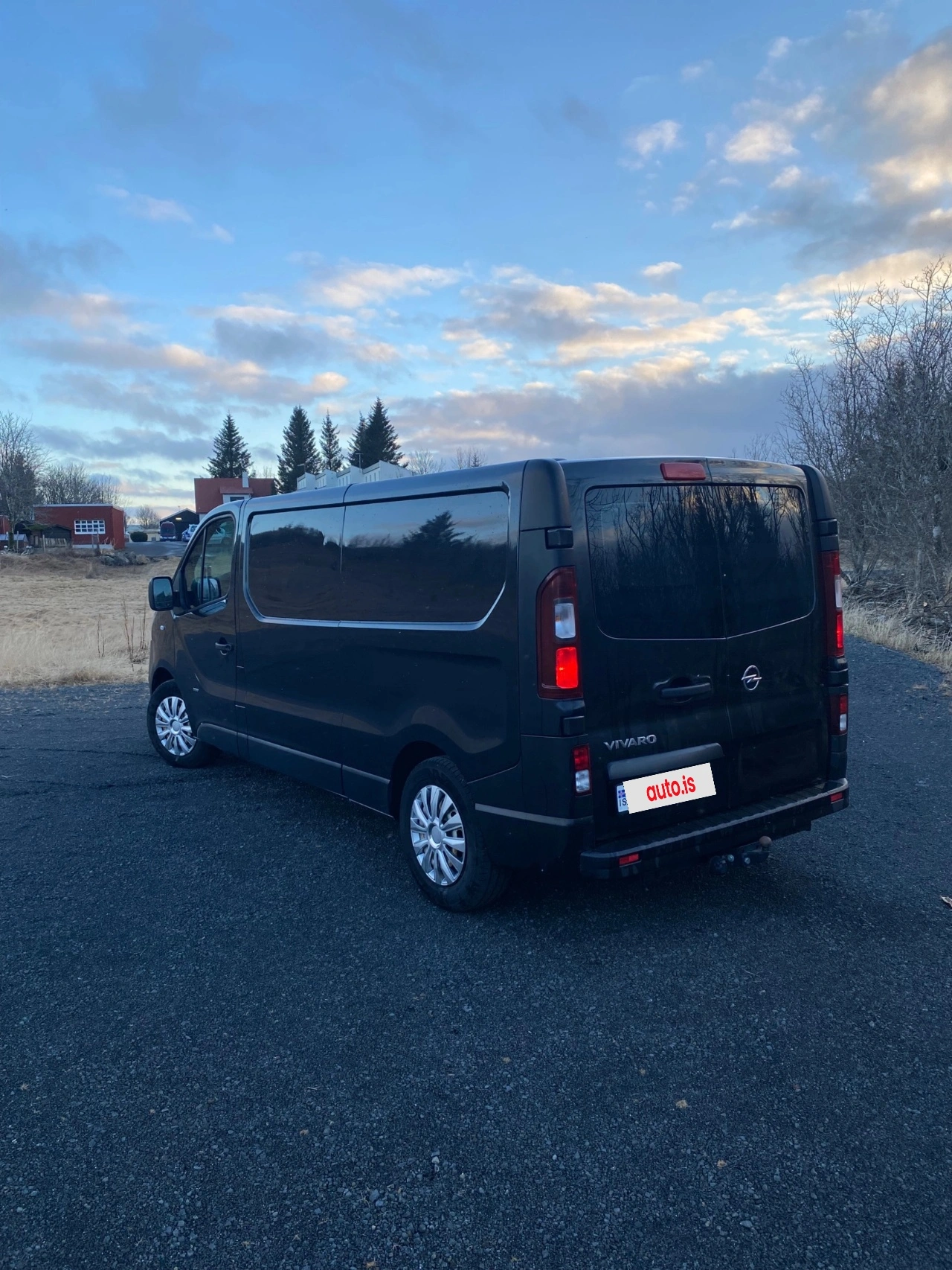 Opel Vivaro-b