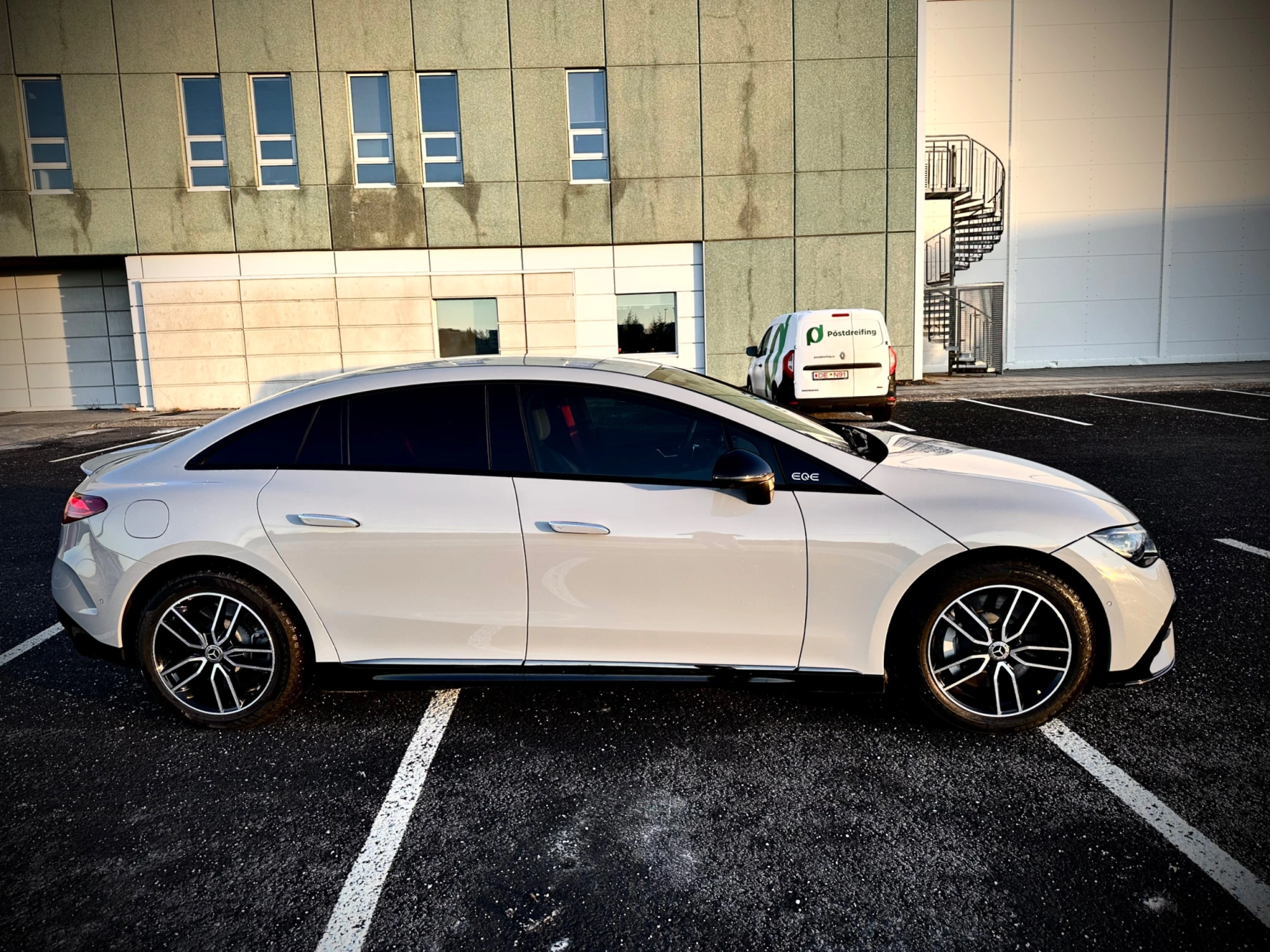 Mercedes-Benz EQE 350