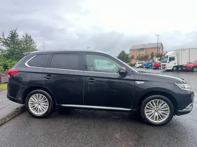 Mitsubishi Outlander Phev intense+ 2018