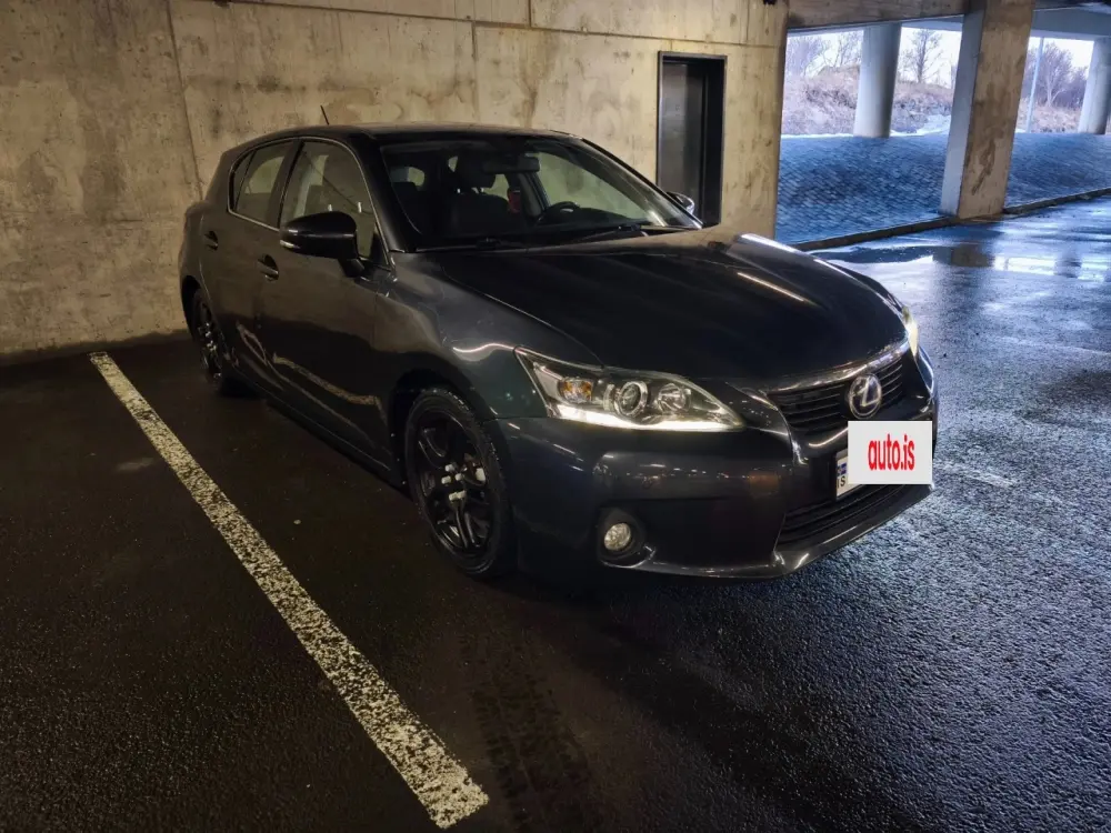 Lexus Ct200h