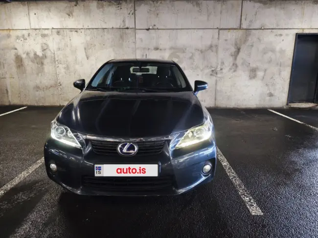 Lexus Ct200h