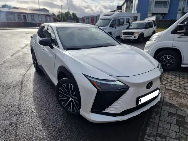 Lexus Rz450e