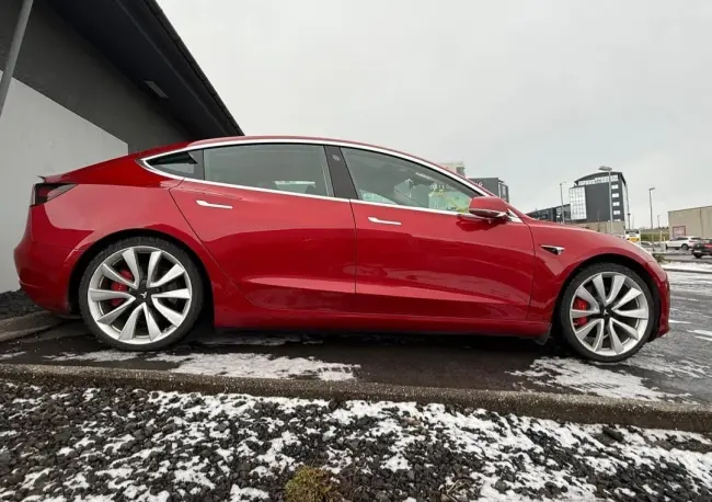 Tesla Model 3 Performance