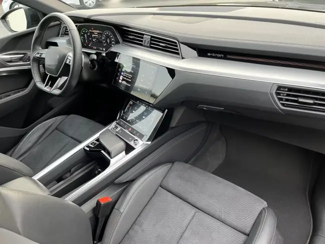 Audi E-tron 55 - S-line