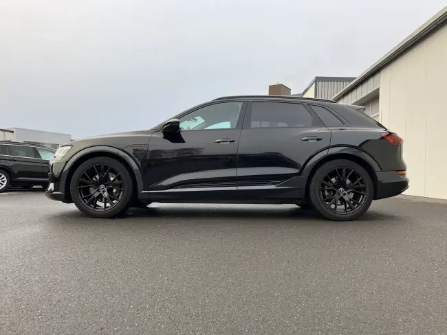 Audi E-tron 55 - S-line