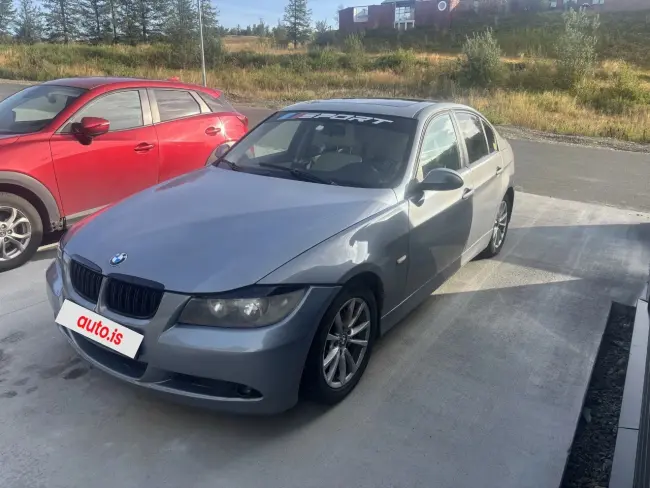 BMW 320i