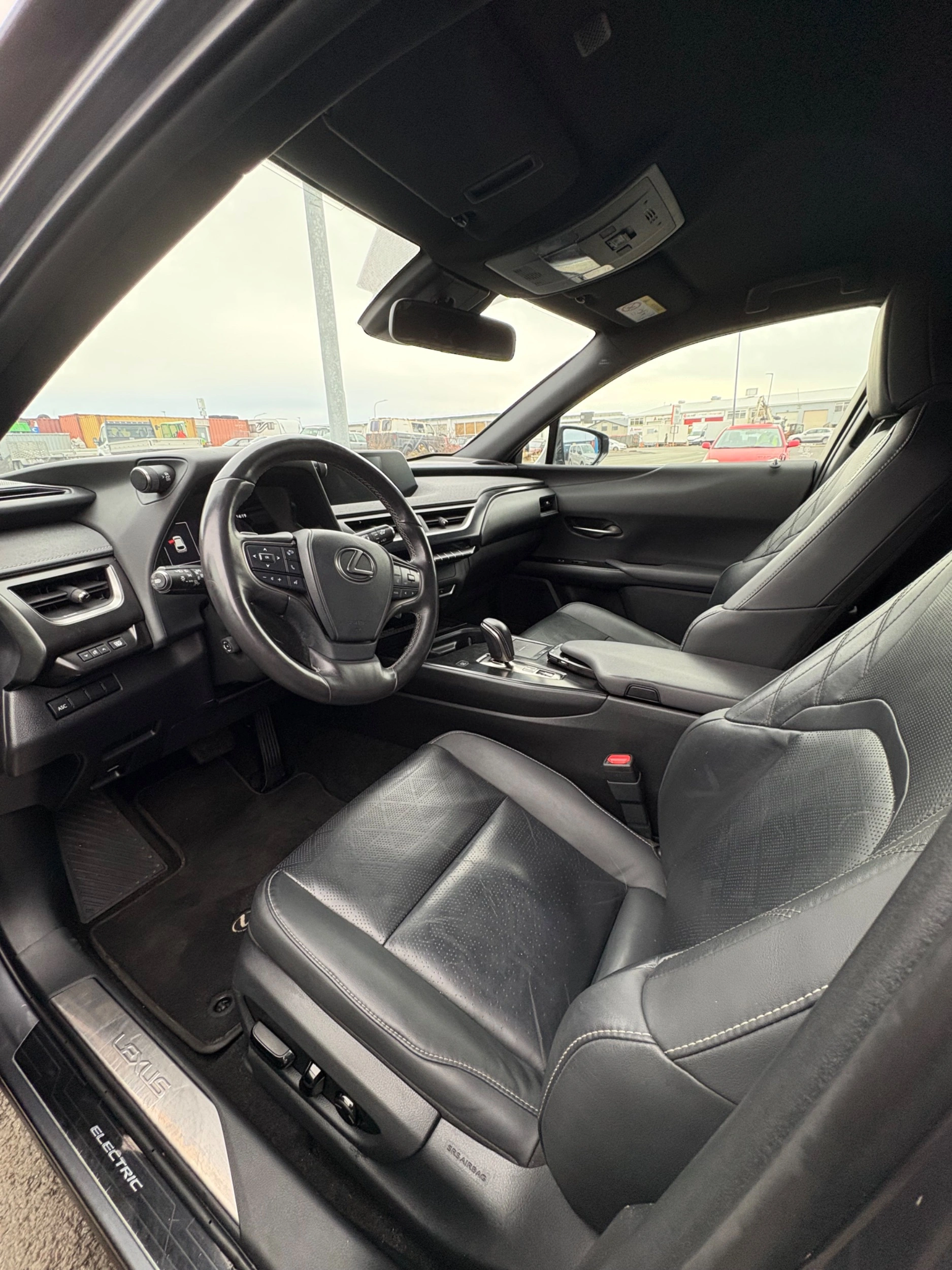 Lexus UX 300e