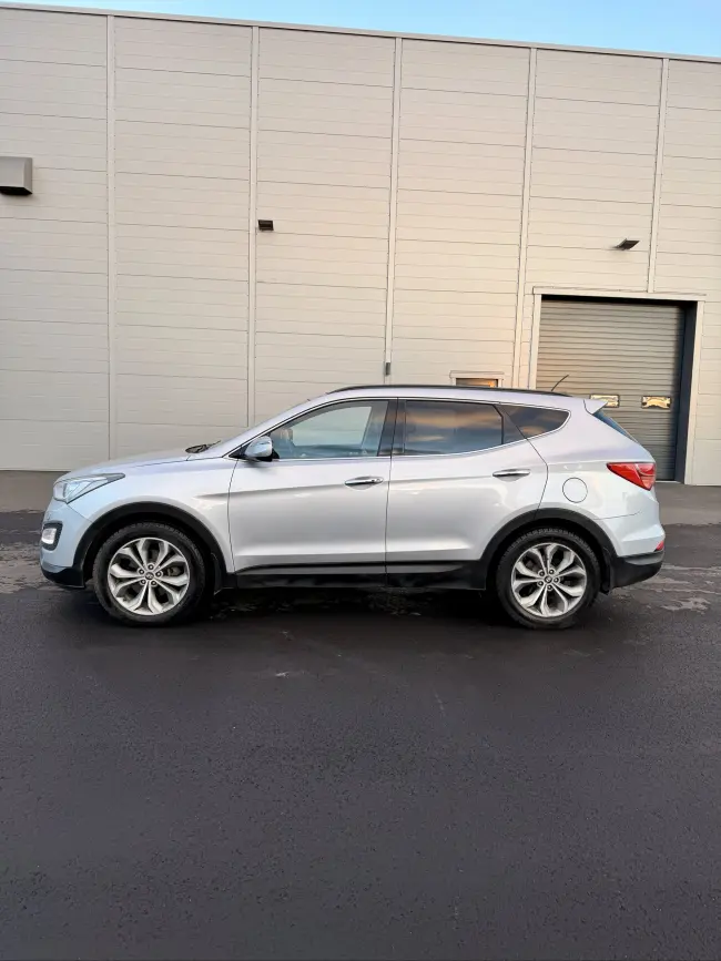Hyundai Santa Fe - Premium 7 manna