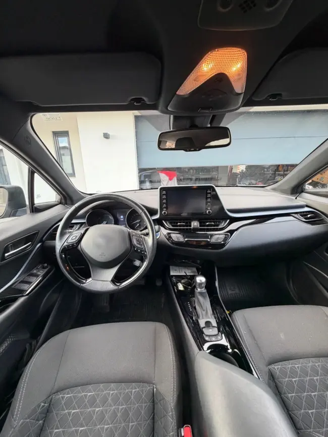 TOYOTA C-HR C-HIC HYBRID BI-TONE